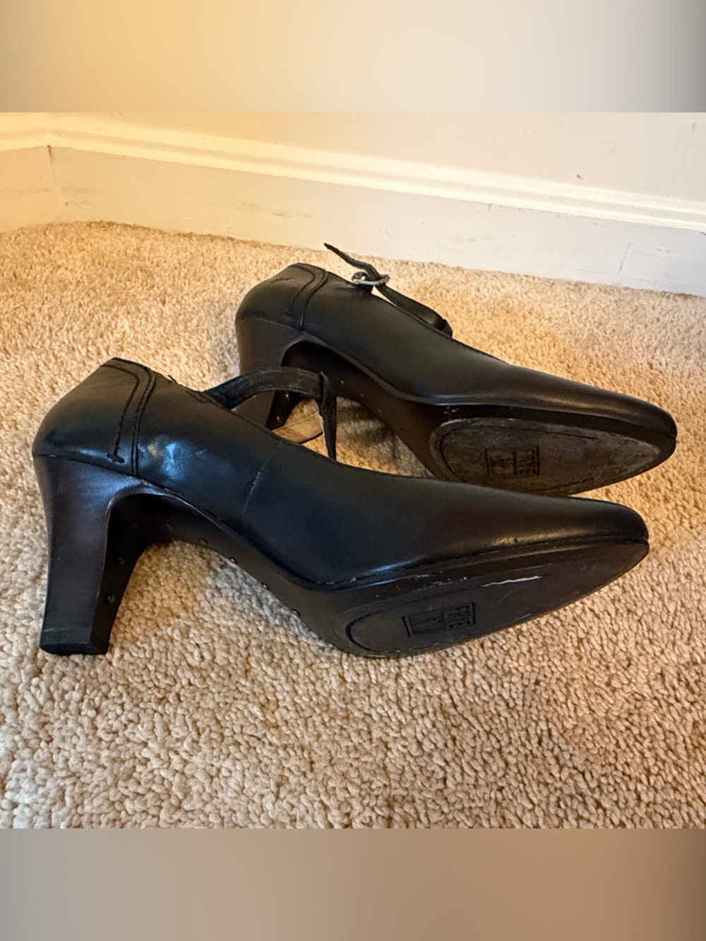 Frye Black Leather T-Strap Mid Heels - Picture 5 of 5